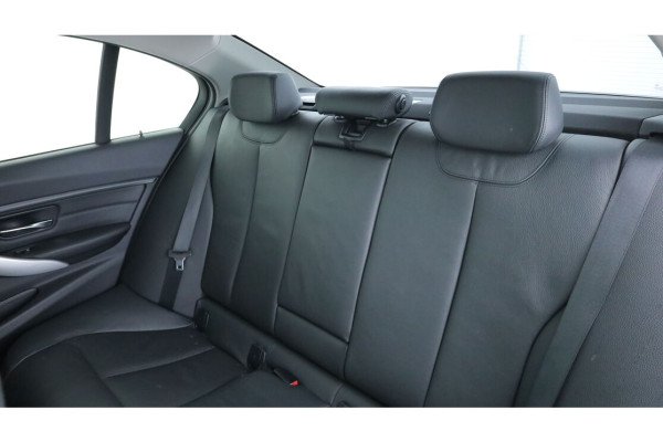 BMW Série 3 320iA Luxury