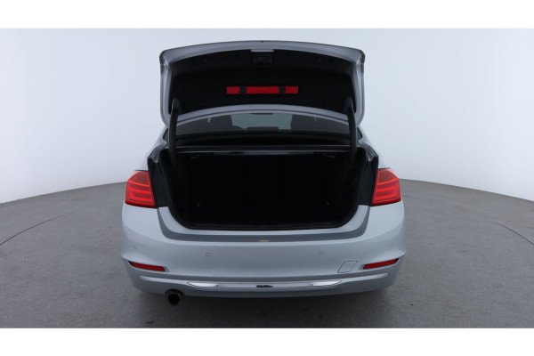 BMW Série 3 320iA Luxury