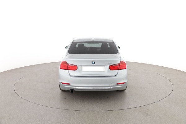 BMW Série 3 320iA Luxury