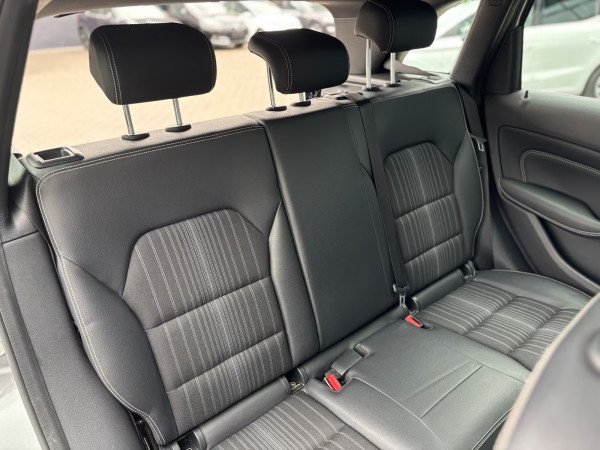 Mercedes-Benz B 180 Xenon Navi PanoD. Teilleder SHZ