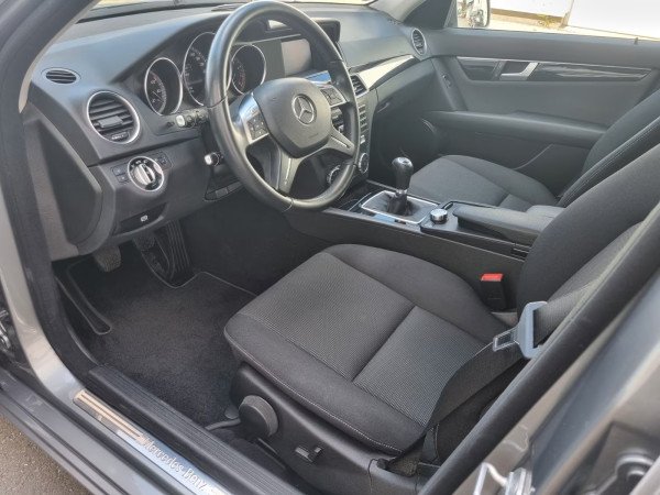 Mercedes-Benz C 180 T-Modell Navi Einparkhilfe