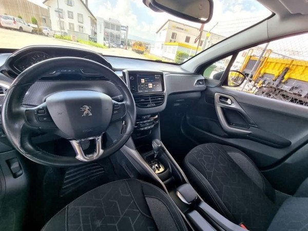 PEUGEOT 2008 1.2 PureTech